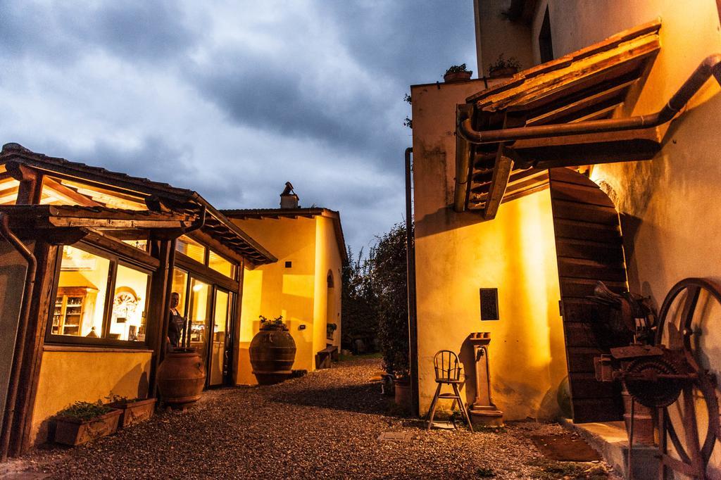 Podere Il Poggiolo Понтассьеве Экстерьер фото